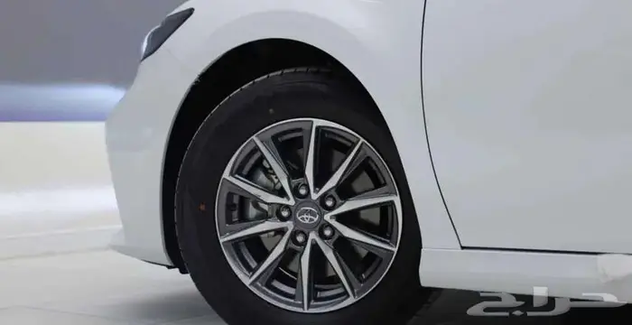 تويوتا كامري E هايبرد 2025 افضل سعر تقسيط 4