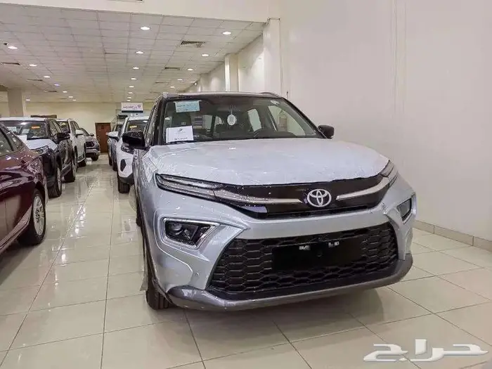 تويوتا اوربان كروزر GLX فل كامل 2025 9
