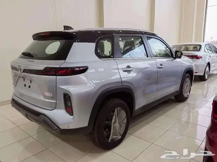 تويوتا اوربان كروزر GLX فل كامل 2025 5