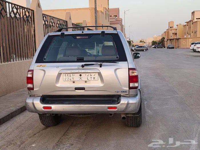 نيسان 2
