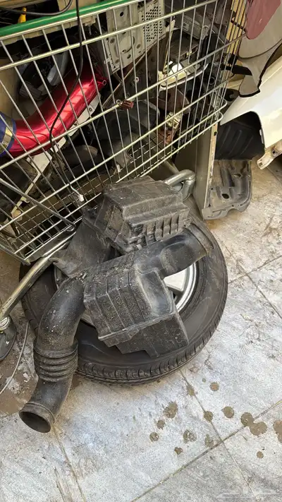 للبيع قطع نيسان جلوريا 2