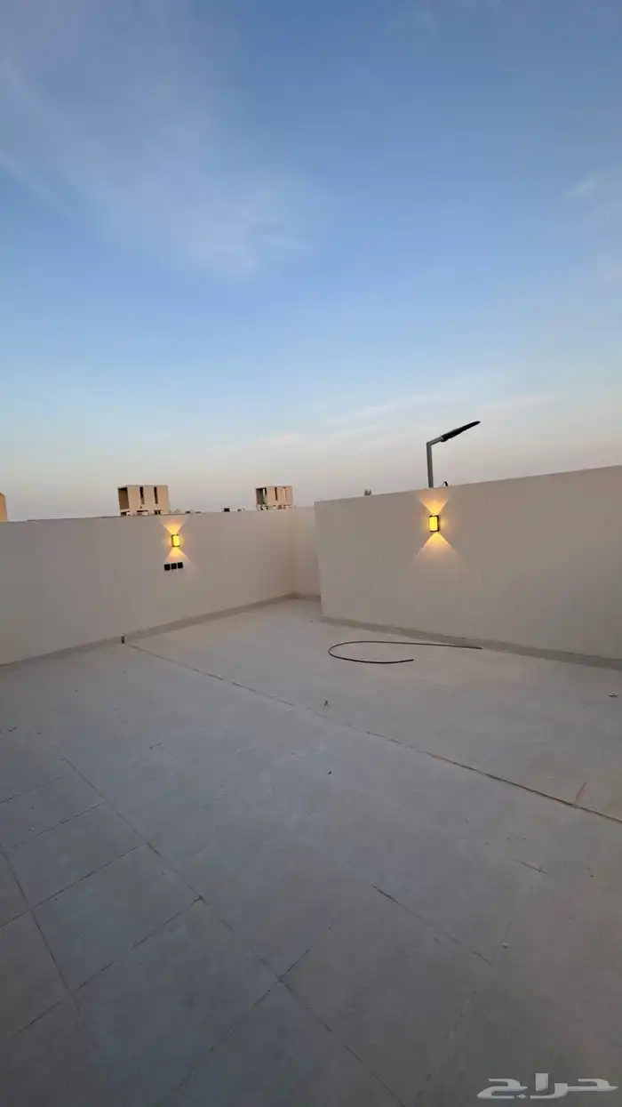 فيلا للبيع حي المهدية 23