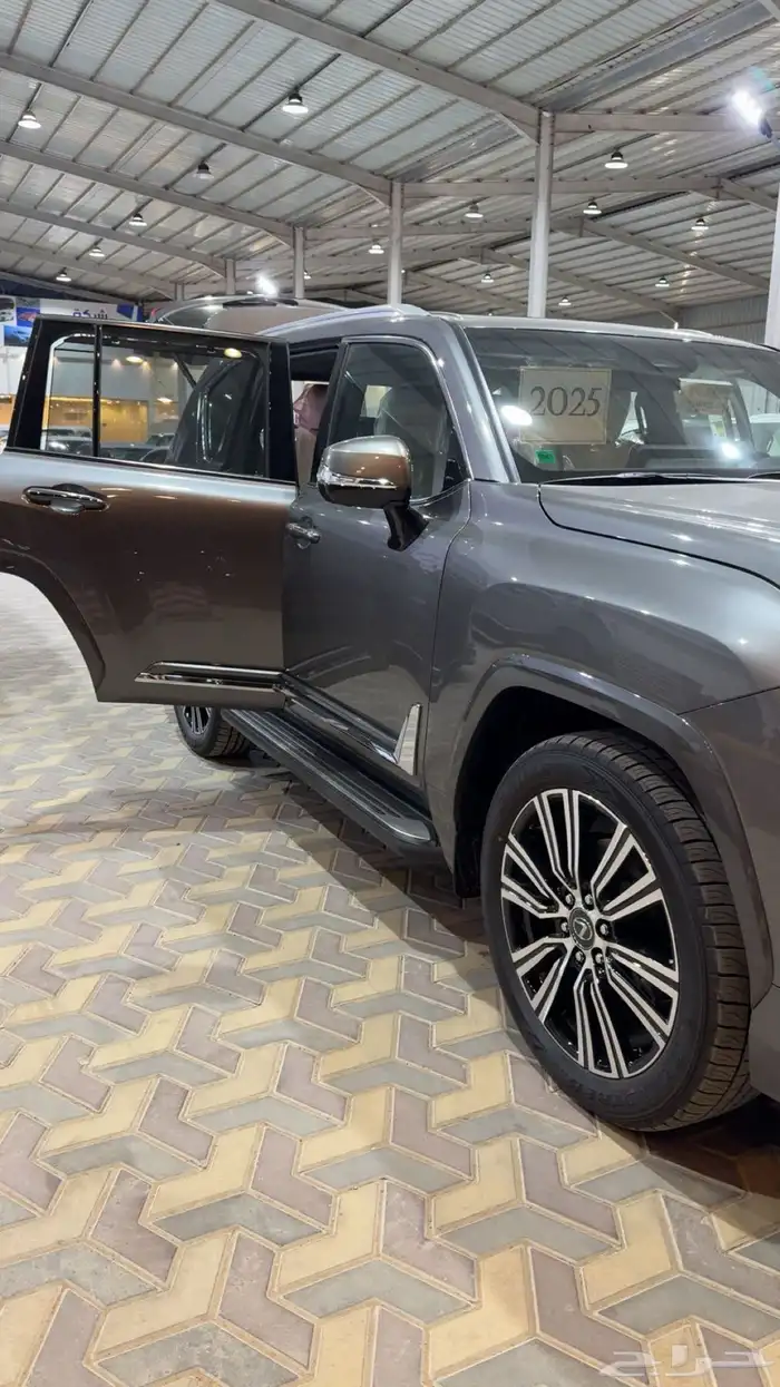 لكزس Lx600 2025 رمادي داخل اوف وايت 6