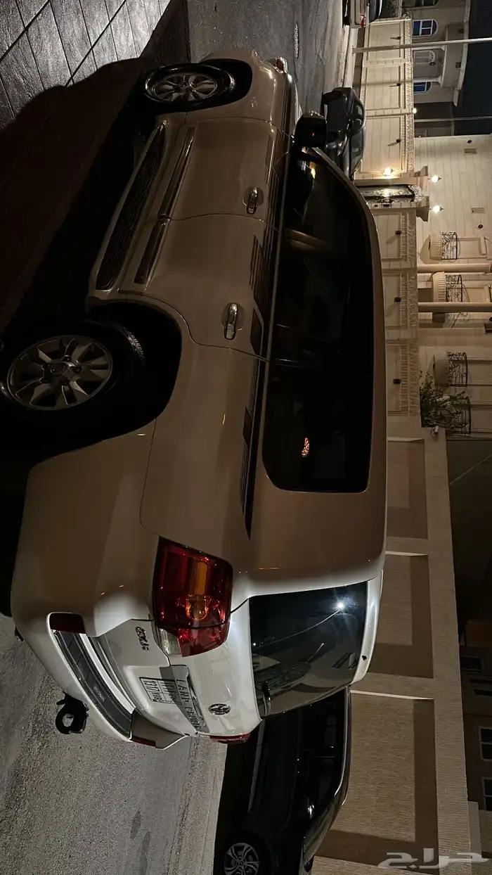 للبيع 4 جنوط لاندكروزر اصليات مع كفراتهم 2