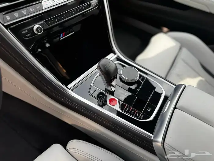 للبيع BMW - M8 - competition موديل 2022 وارد كندا 32