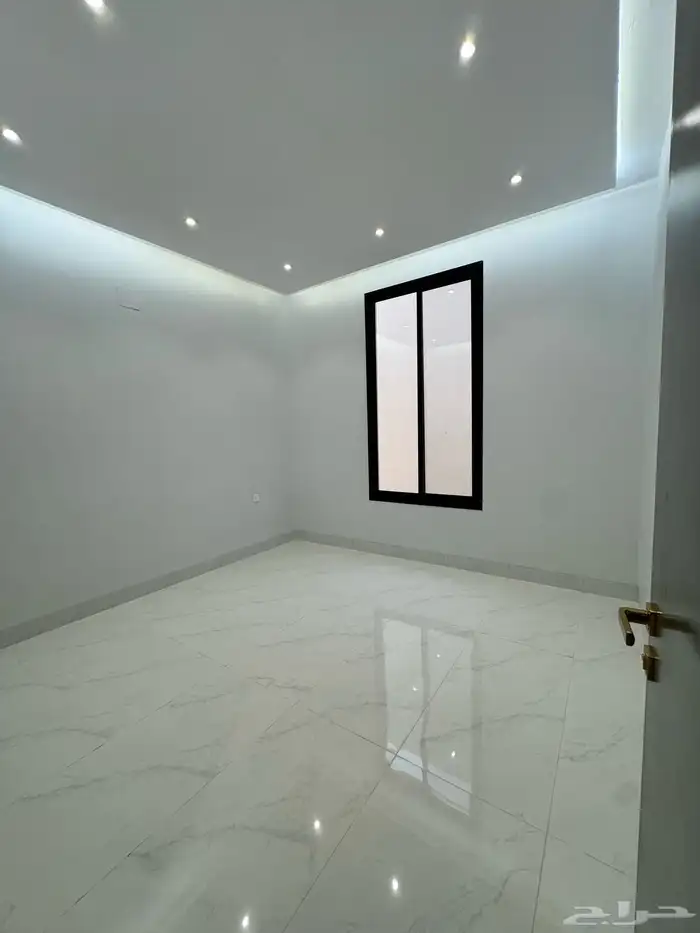 للبيع تاون هاوس موقع مميز تصميم حديث 21