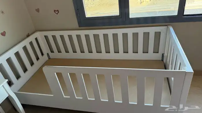 سرير اطفال 1
