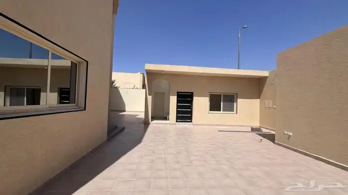 فيلا جديدة للبيع حي النقرة 800 متر 4