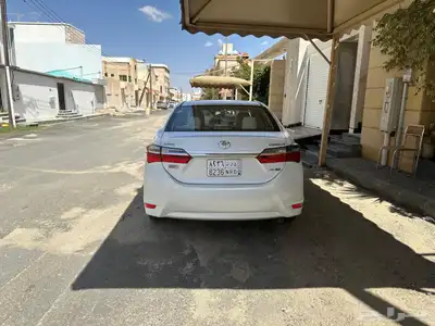 تم البيع كرولا 2018 مخزنه 3