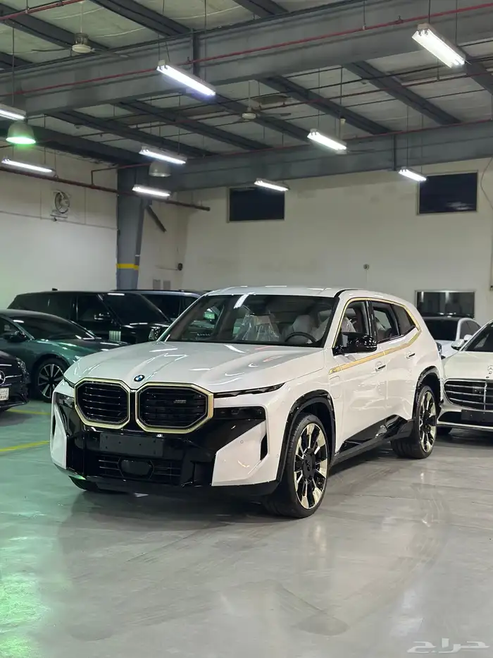 بي ام دبيلو XM 2023 1