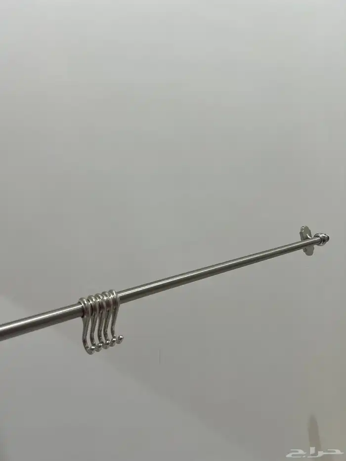 للبيع علاق ملابس ايكيا قوي ويتحمل وزن وشكله انيق 1
