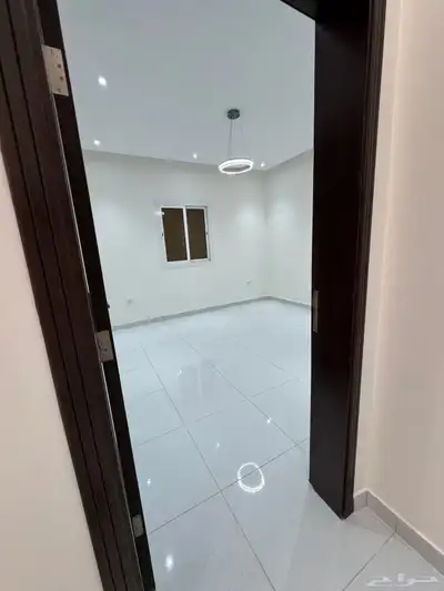 ملحق للبيع 4 غرف افراغ فوري حي الريان 7