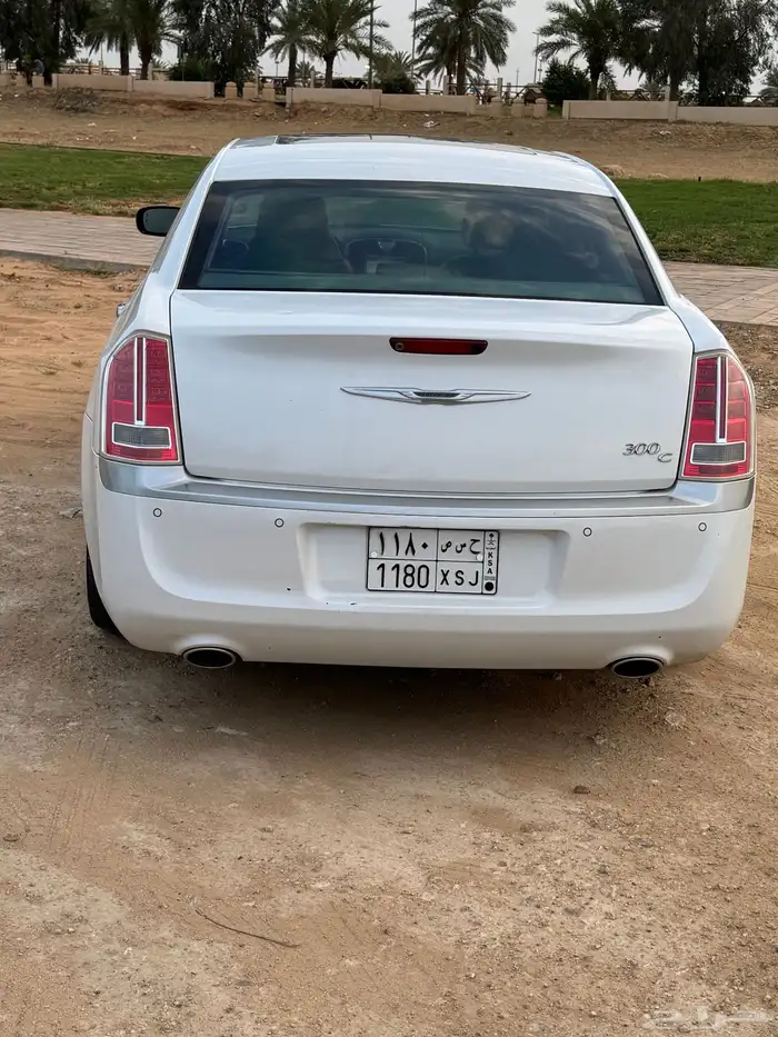 كرايسلر C300 همي 8 سلندر 2014 نظيف بدي وكالة 3