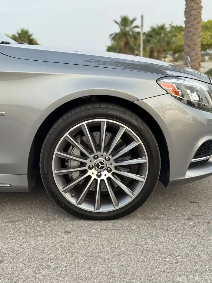مرسيدس S550 للبيع - امريكي نظيف لون نادر 52