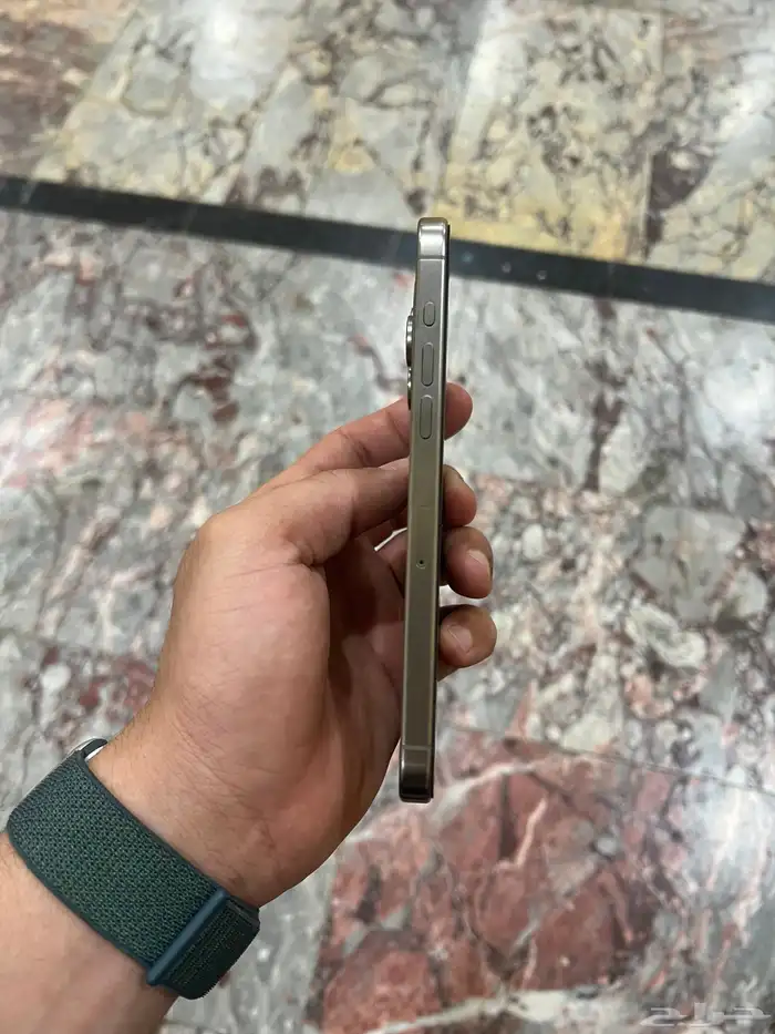 جوال ايفون 15 برو ماكس 4