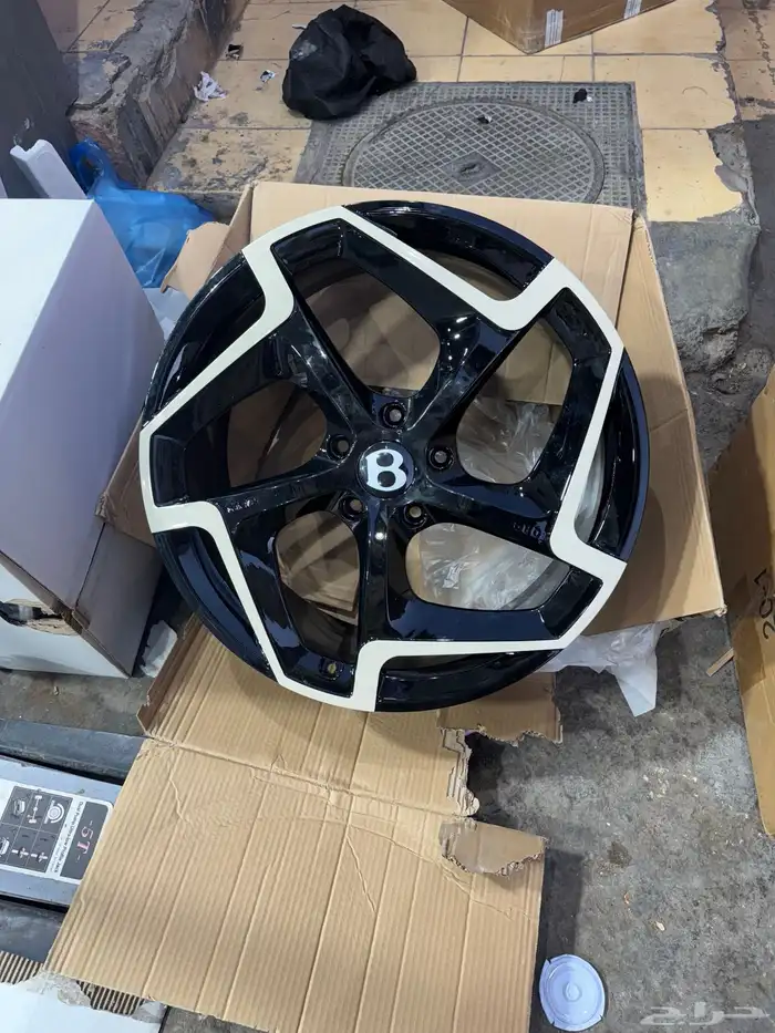 جنوط بنتلي gt مقاس 22 17