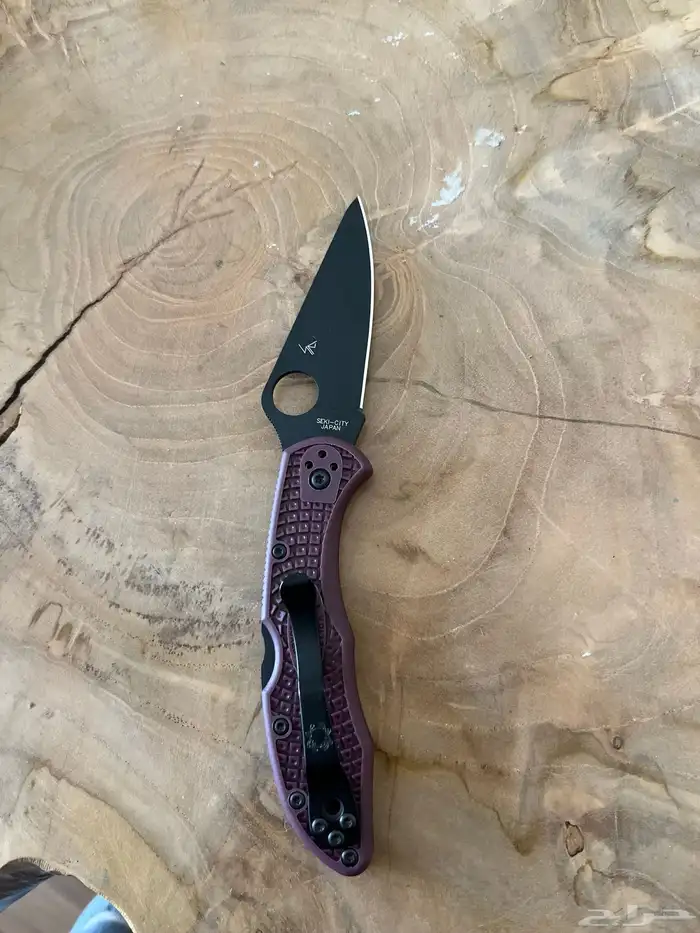 سكين سبايدركو ديليكا بورقندي delica burgundy مقطوعه ونادره 4