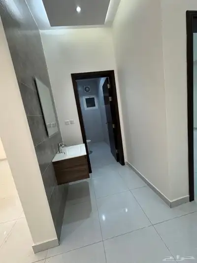 ملحق للبيع 4 غرف افراغ فوري حي الريان 5