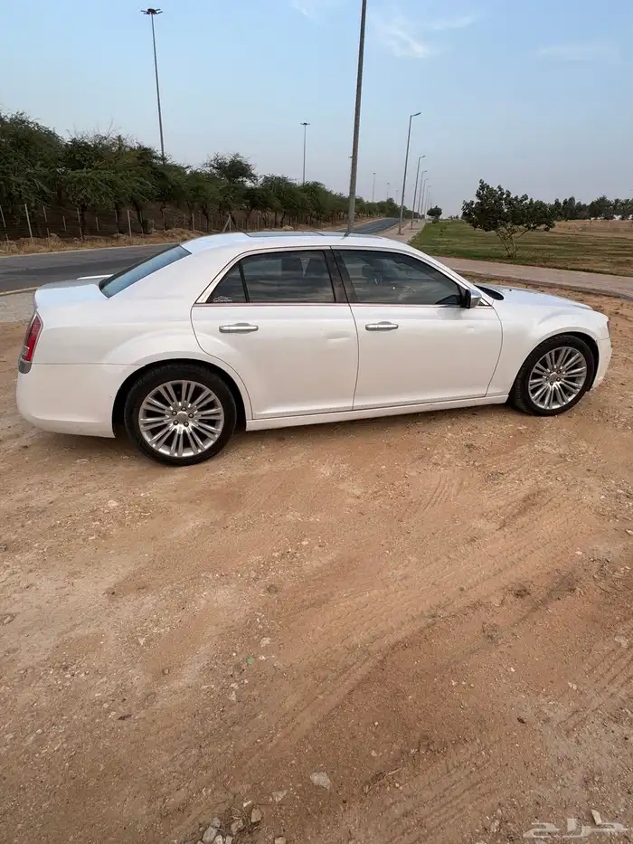 كرايسلر C300 همي 8 سلندر 2014 نظيف بدي وكالة 5