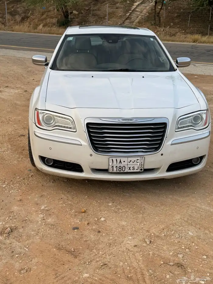 كرايسلر C300 همي 8 سلندر 2014 نظيف بدي وكالة 1