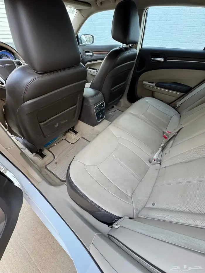كرايسلر C300 همي 8 سلندر 2014 نظيف بدي وكالة 8