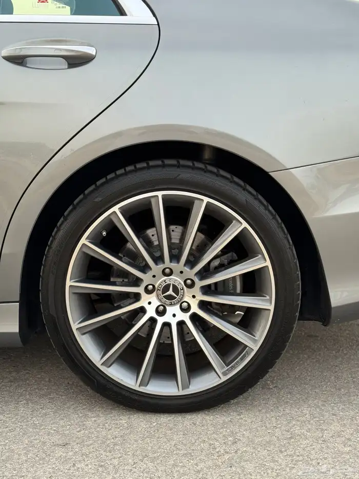 مرسيدس S550 للبيع - امريكي نظيف لون نادر 54