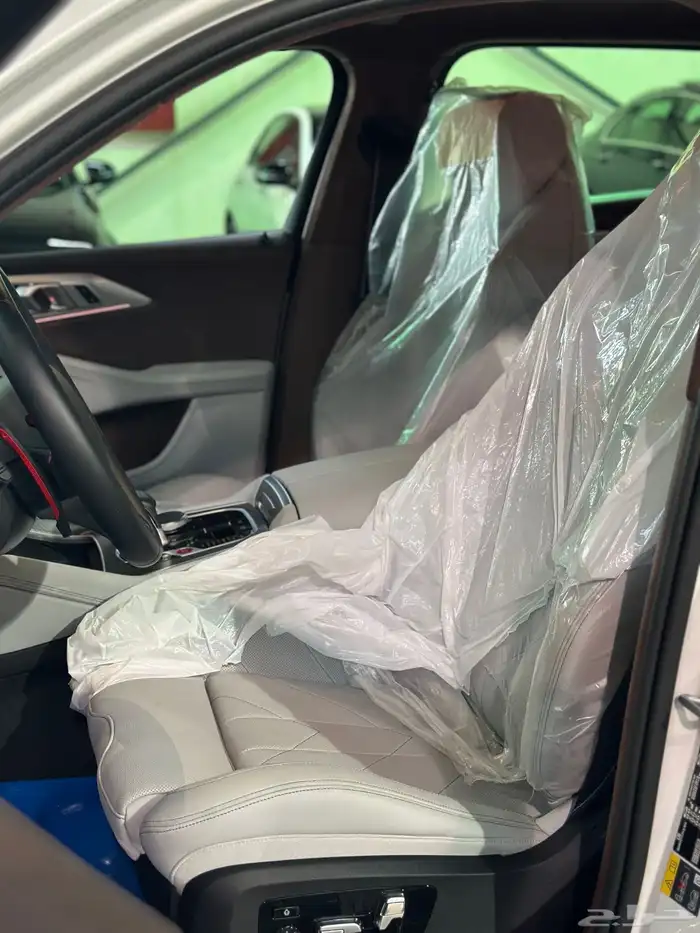 بي ام دبيلو XM 2023 5