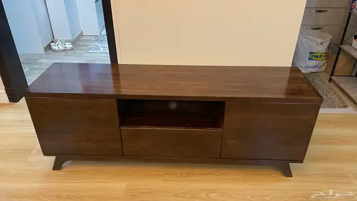 طاولة تلفزيون مستعمله ( سليمه من الكسور ) 0