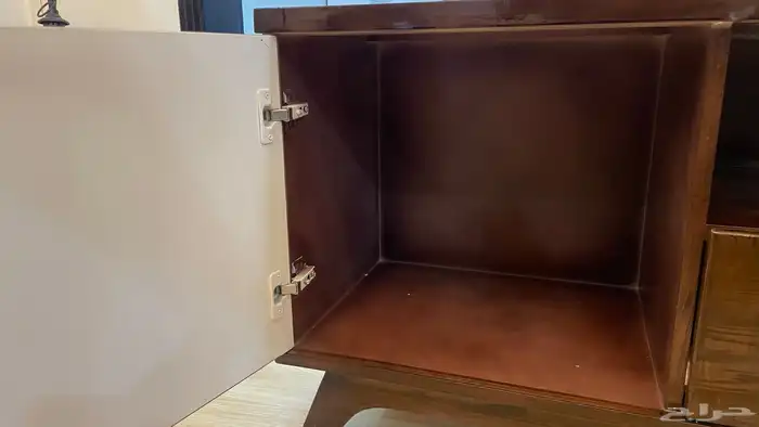 طاولة تلفزيون مستعمله ( سليمه من الكسور ) 4