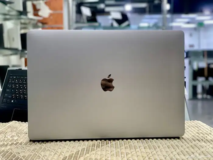 عرض خاص   ماك بوك برو i9 2019   قوة وأناقة احترافية 4