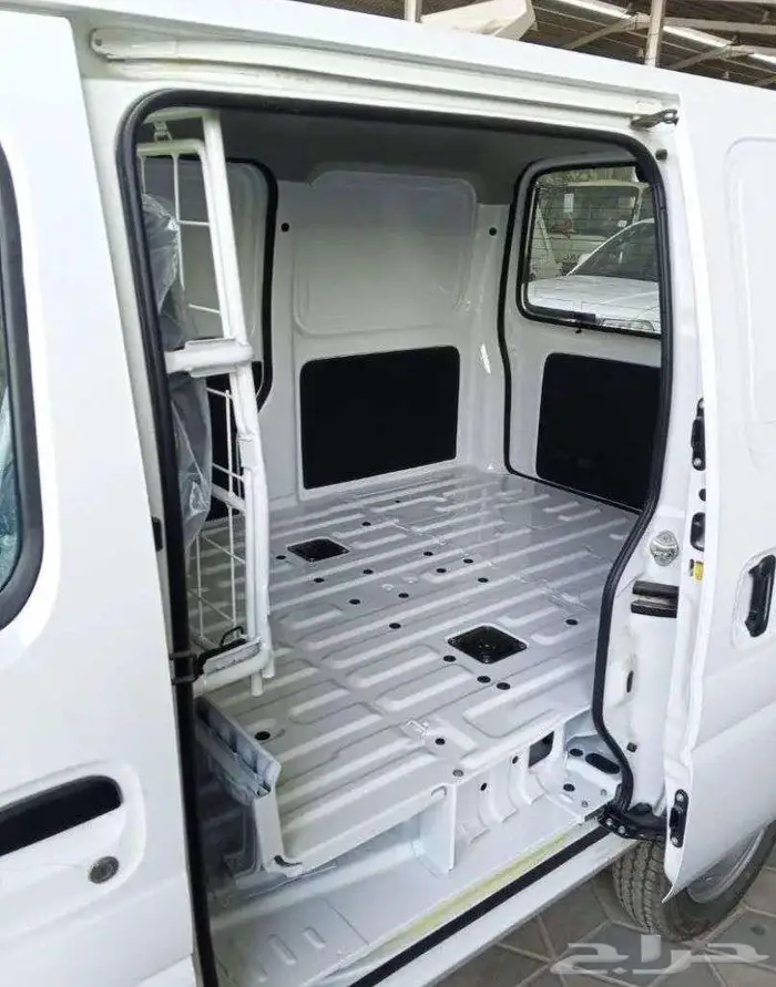 فان سوزوكي ايكو موديل 2025 اقل سعر بالسوق 3