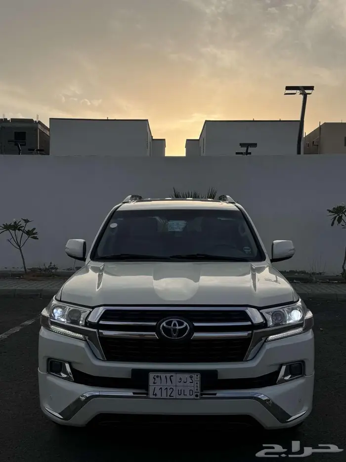 لاندكروزر 11