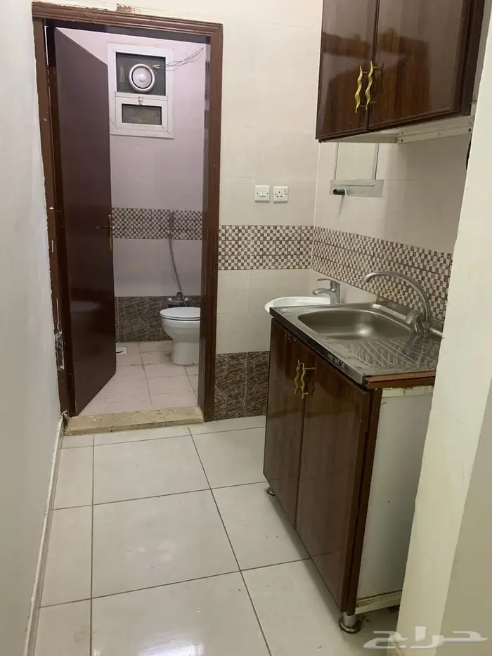 شقق عزاب موثثه ايجار شهري بحي الخليج 3