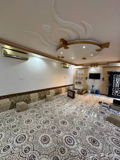 للبيع بيت دور وشقتين 20