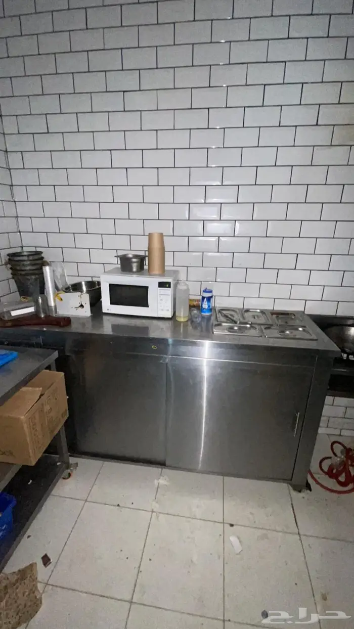 ادوات ومعدات لتجهيز مطعمين كاملين 18