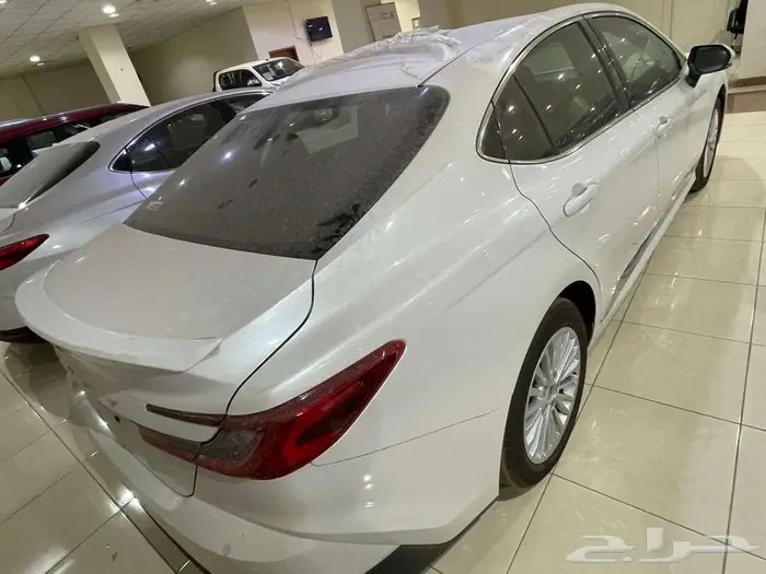 عرض خاص تويوتا كامري ال اي بنزين 2025 3