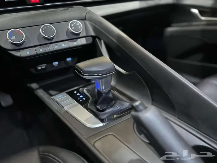 هيونداي النترا بنزين 2021 15