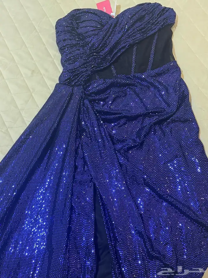 فستان جديد لم يستخدم 0