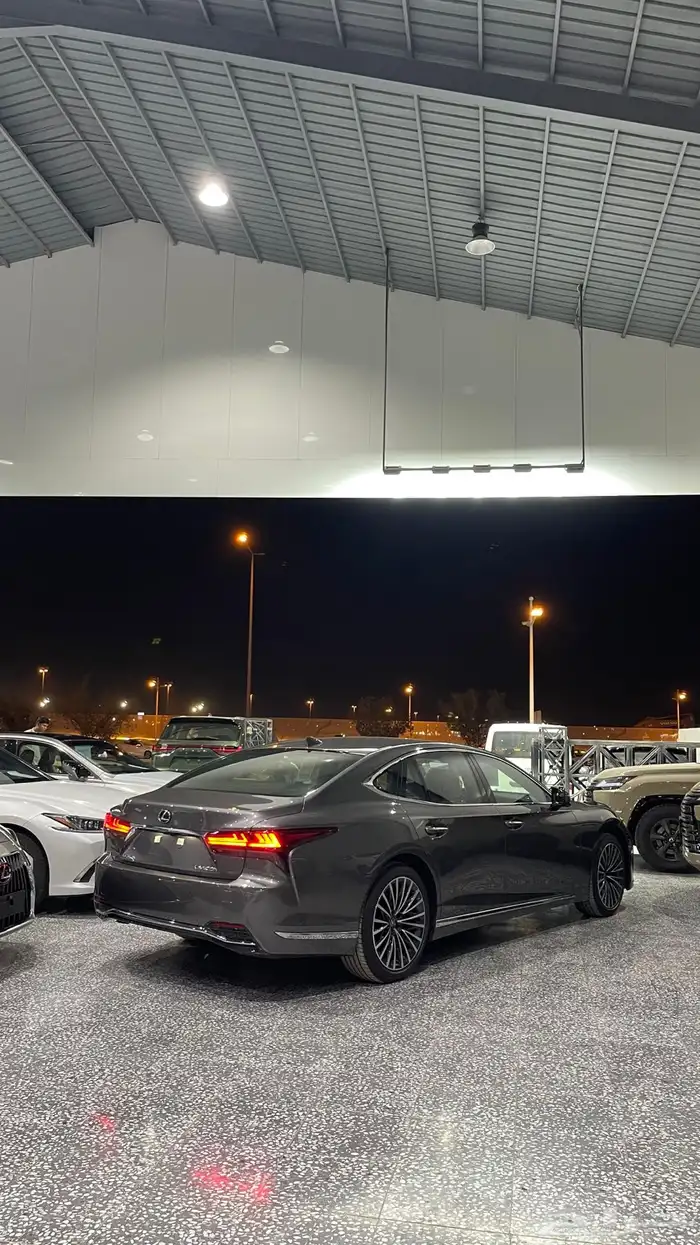 لكزس LS500h فل (خليجي) 7