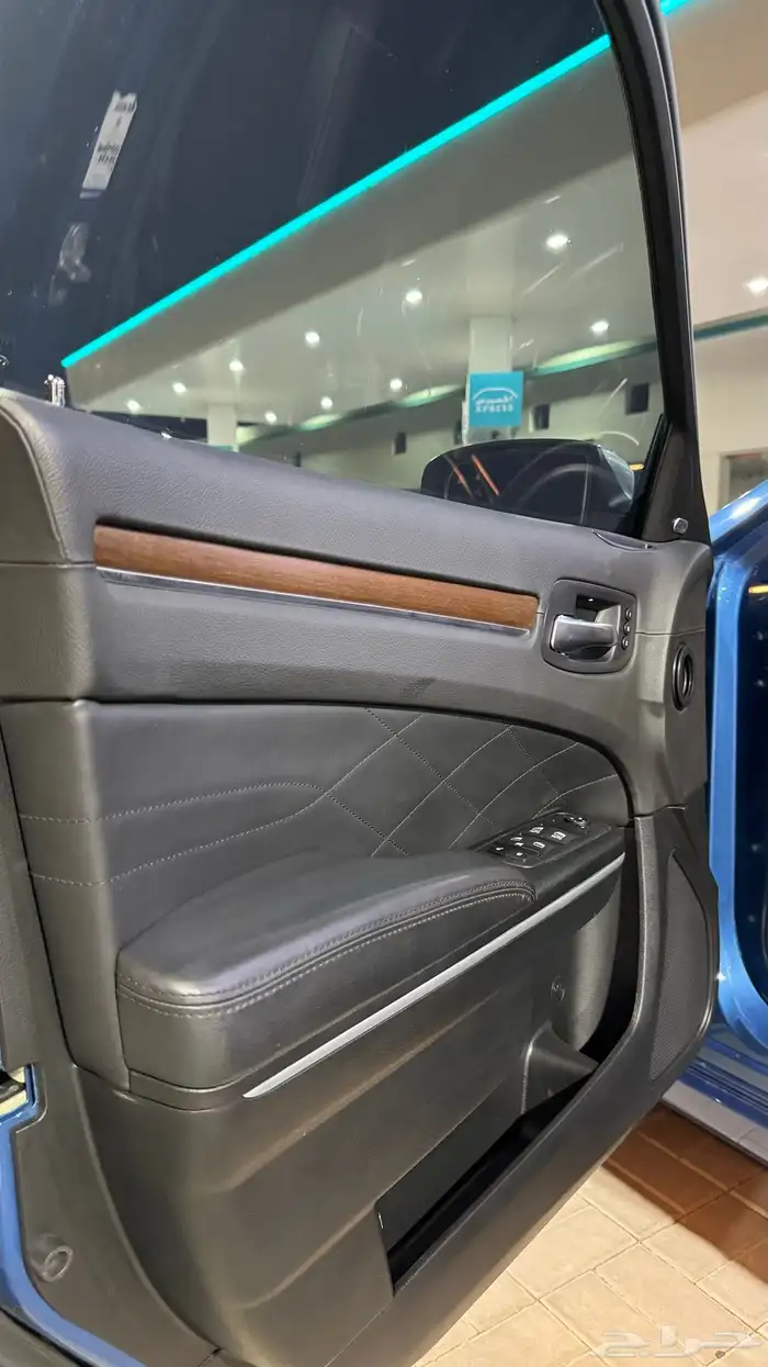 كرايسلر 8 سلندر تحت الضمان B5 50