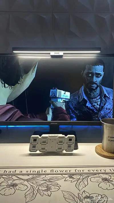 شاشه تشتغل للكونسل و البي سي 1
