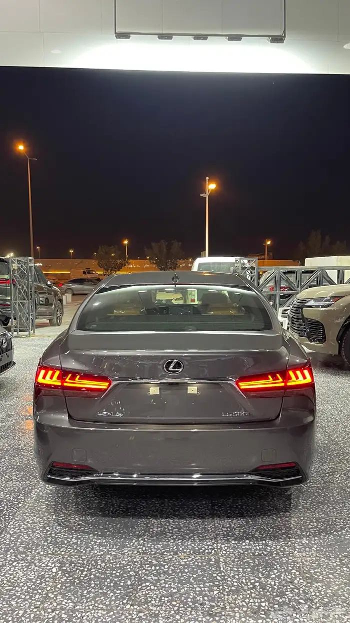 لكزس LS500h فل (خليجي) 6
