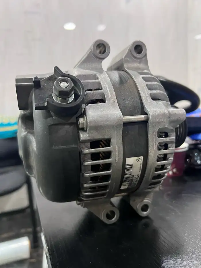 قطع غيار بي إم دبليو اصلية مستوردة مع الضمان 8