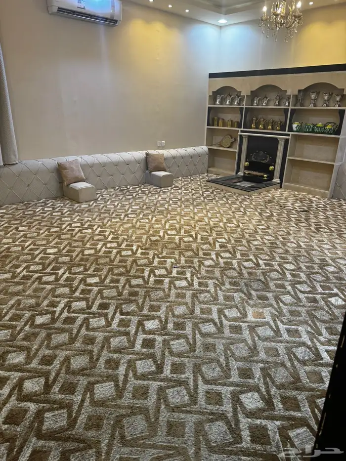 فيلا مع شقتين للبيع بحي الرمال 3