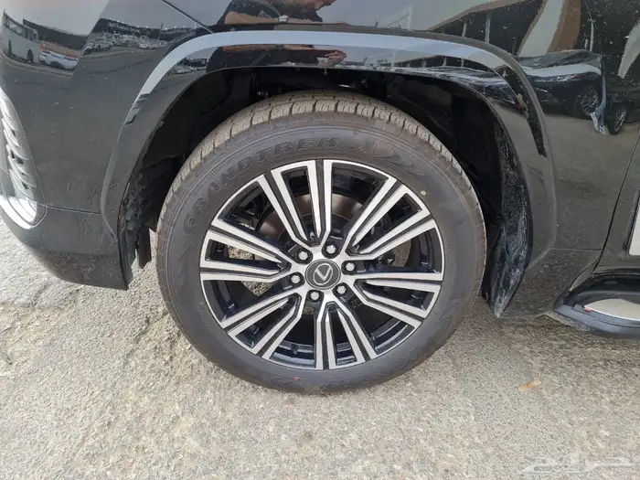 لكزس LX600 BB موديل 2025 اسود ملكي فل كامل 4