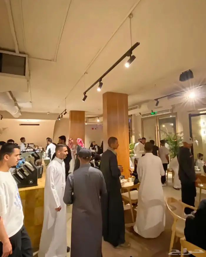 لاينات - حملات اعلانيه - بلوقرات - مصورين - تصميم - 1