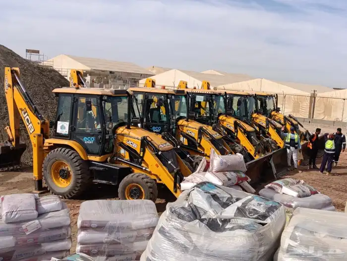 للايجار في نيوم عرجا  بوكلينات وايتات.. For rent JCB 2