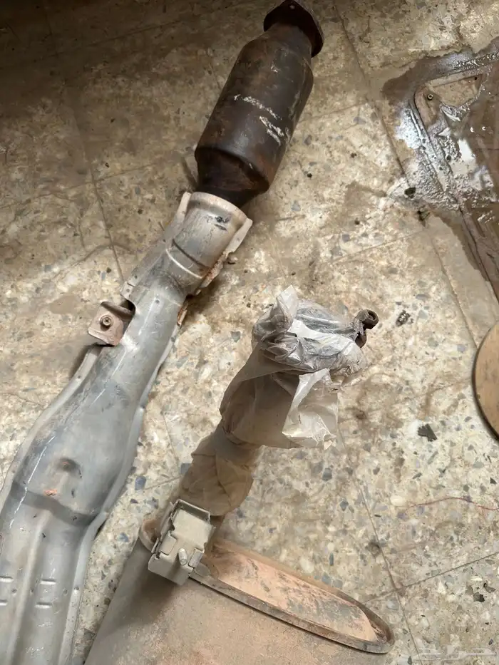 للبيع قطع نيسان وتيوتا هذرز ودبه وغرفه وفلتر وكاله 6