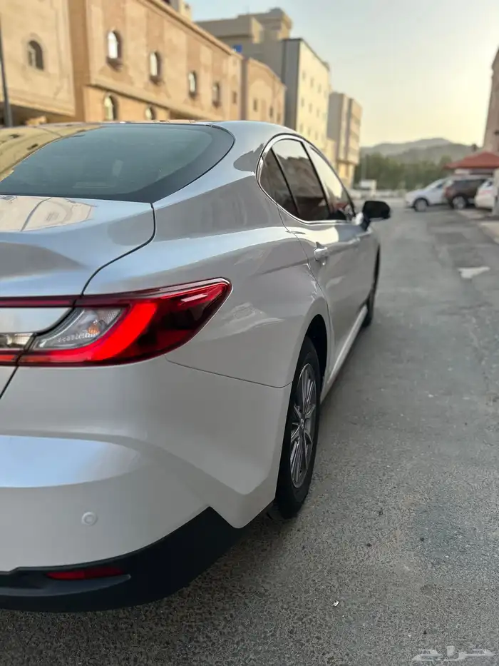 للبيع كامري 2025 E 4