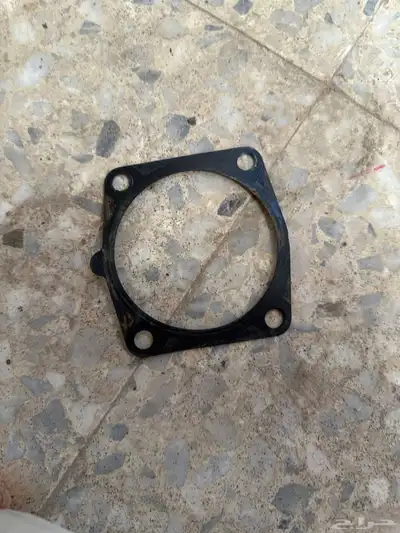 للبيع قطع نيسان وتيوتا هذرز ودبه وغرفه وفلتر وكاله 12